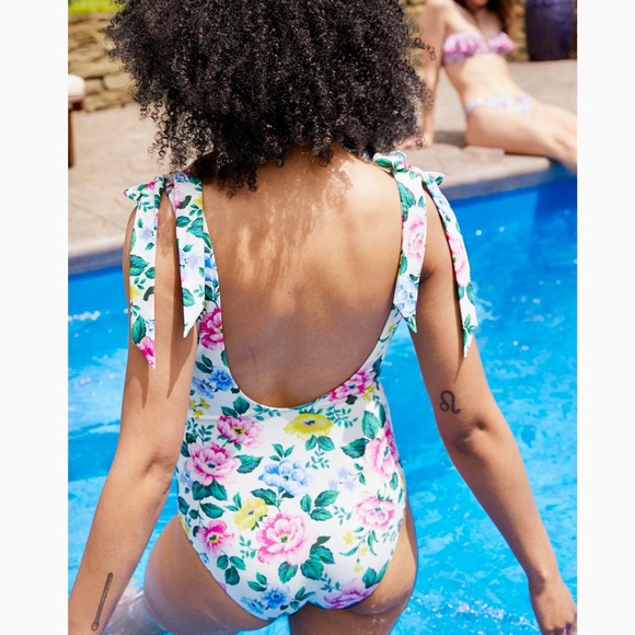 NEW [Aerie] Bow shoulder one piece swimsuit 💕 - Picture 7 of 10